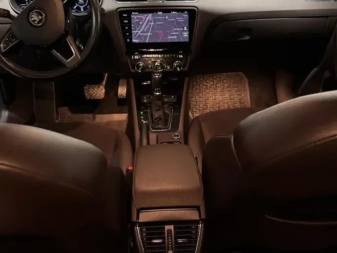 Škoda Octavia III 2.0 TSI DSG 4X4 Laurin&Klement