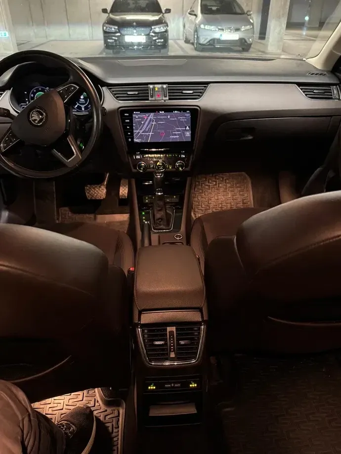 Škoda Octavia III 2.0 TSI DSG 4X4 Laurin&Klement — imagine 4