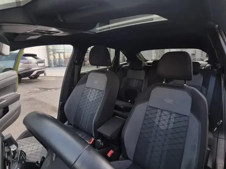 Volkswagen Taigo 1.5 TSI DSG R-Line