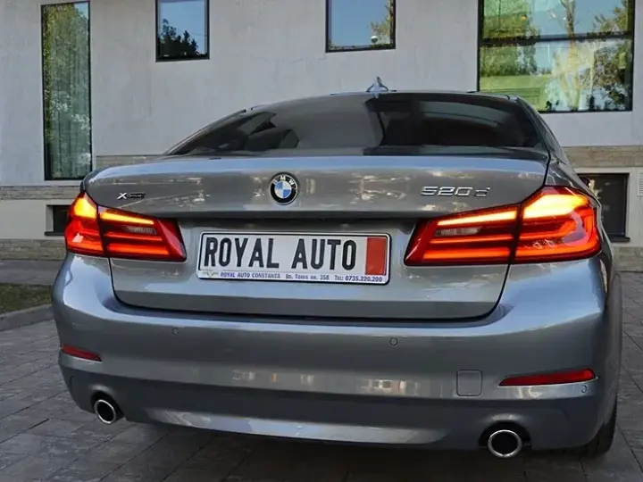 BMW Seria 5 G30/G31 520d xDrive Aut. Sport Line