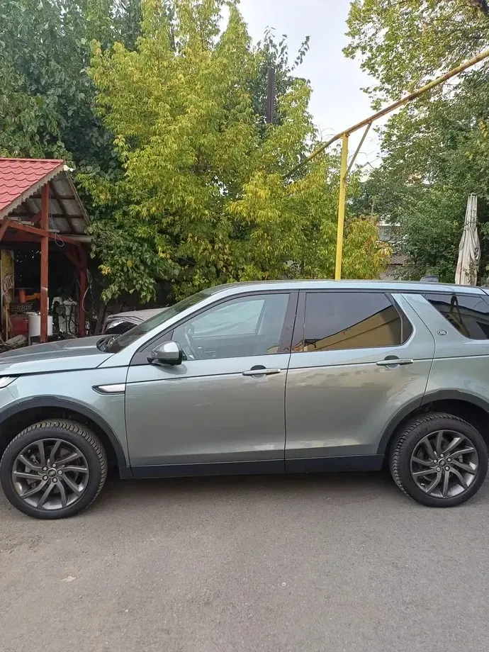 Land Rover Discovery Sport — imagine 10