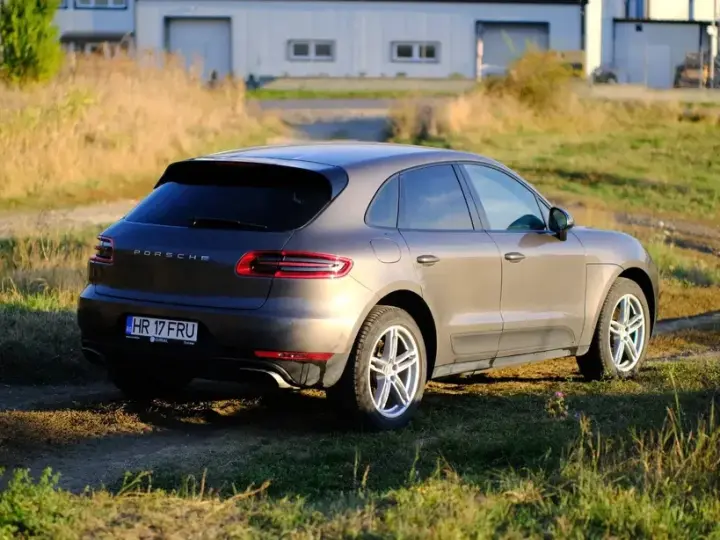Porsche Macan Standard