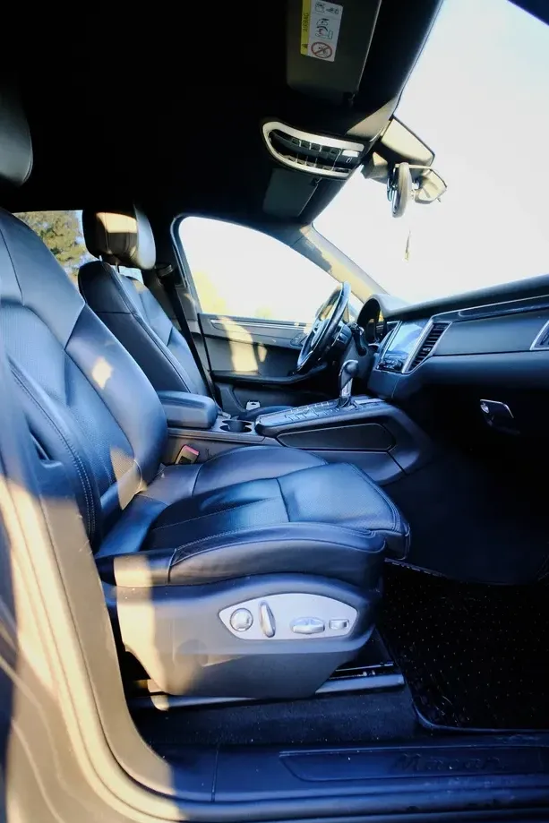 Porsche Macan Standard — imagine 9