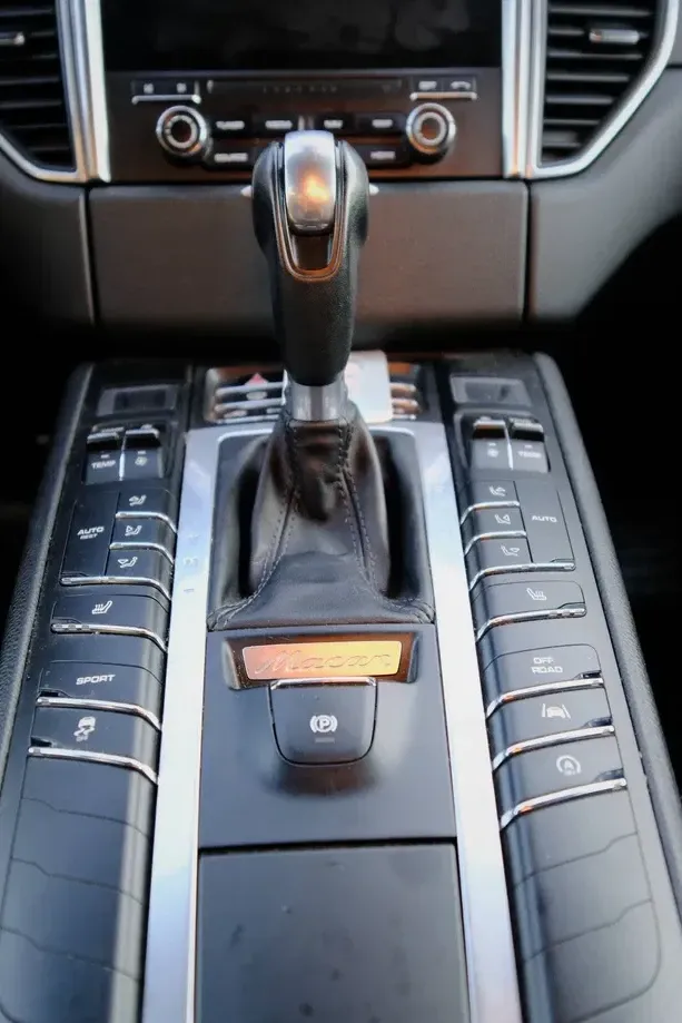 Porsche Macan Standard — imagine 7