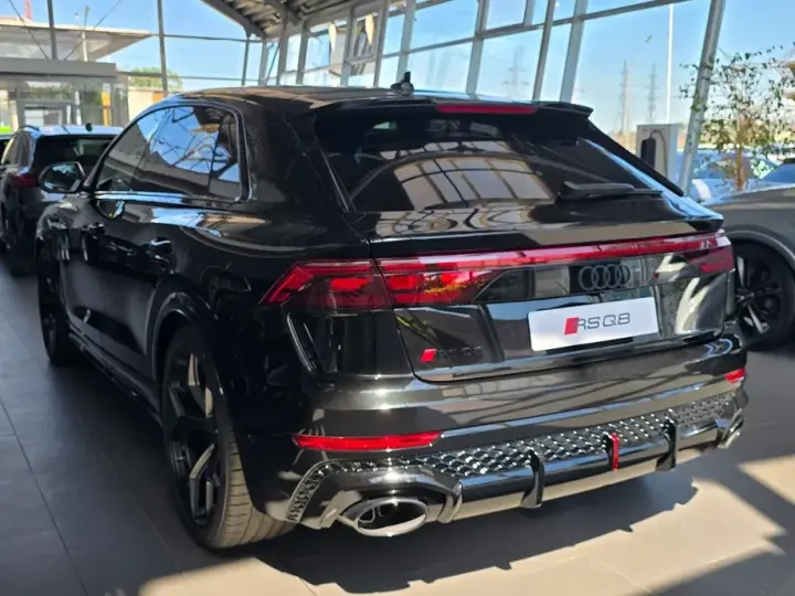 Audi RS Q8 Performance quattro Tiptronic MHEV