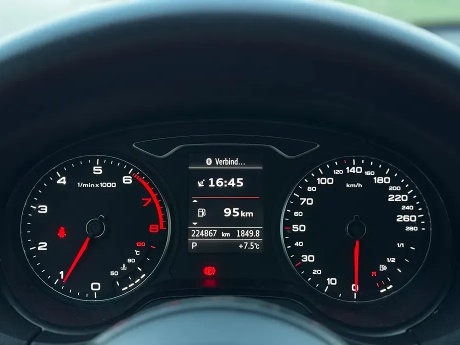 Audi A3 Sportback 8V 1.4 TFSI S tronic Ambition — imagine 8