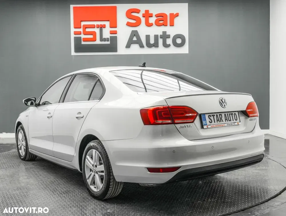 Volkswagen Jetta — imagine 4