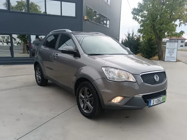 SsangYong Korando 2.0 E-XDI DPF 2WD Crystal