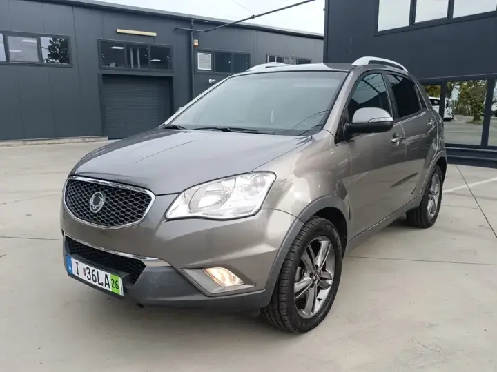 SsangYong Korando 2.0 E-XDI DPF 2WD Crystal