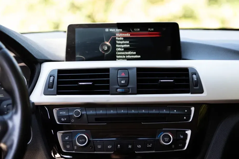 BMW Seria 3 — imagine 7