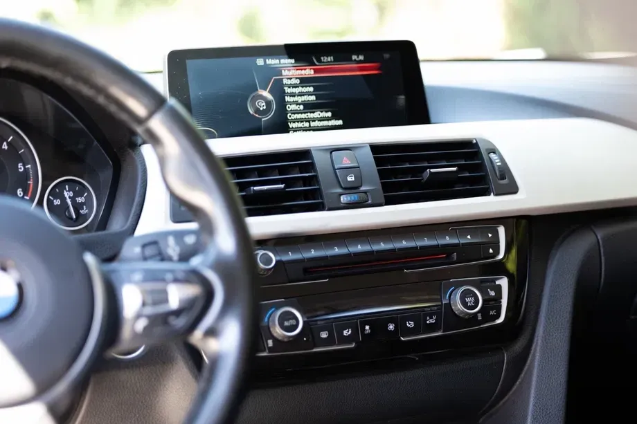 BMW Seria 3 — imagine 10