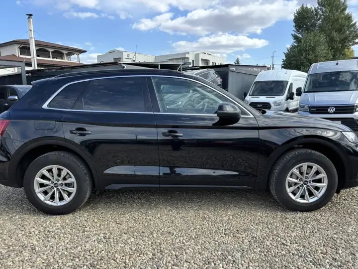 Audi Q5 FY 40 TDI quattro S tronic MHEV Basic