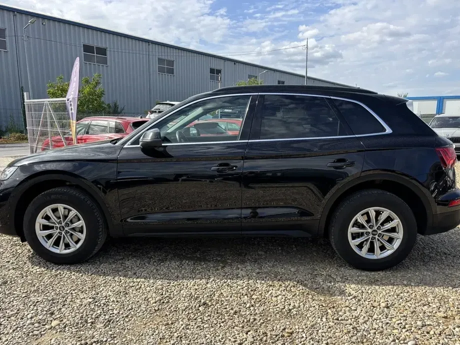 Audi Q5 FY 40 TDI quattro S tronic MHEV Basic — imagine 9