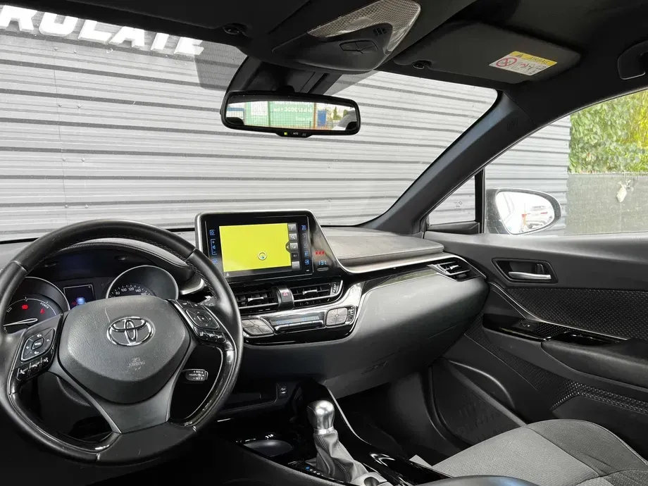 Toyota C-HR Style — imagine 8