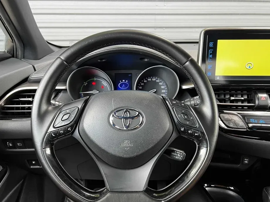 Toyota C-HR Style — imagine 10