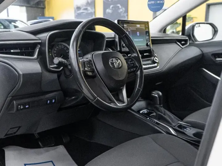 Toyota Corolla XII 1.8 HSD Dynamic