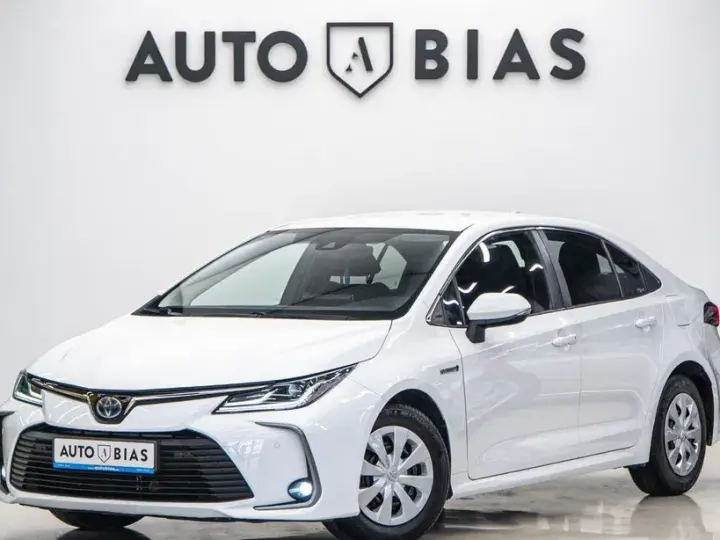 Toyota Corolla XII 1.8 HSD Dynamic