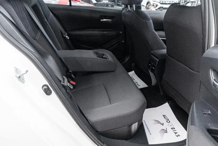 Toyota Corolla XII 1.8 HSD Dynamic — imagine 8