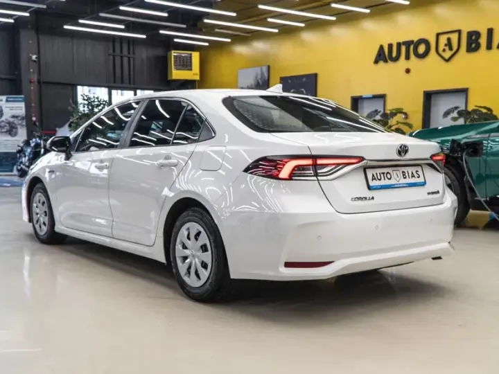 Toyota Corolla XII 1.8 HSD Dynamic