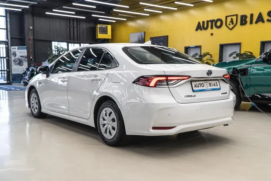 Toyota Corolla XII 1.8 HSD Dynamic — imagine 5