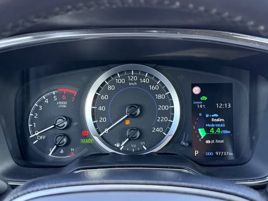 Toyota Corolla 1.8 Business Edition — imagine 8
