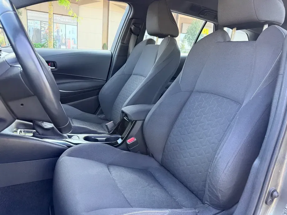 Toyota Corolla 1.8 Business Edition — imagine 10