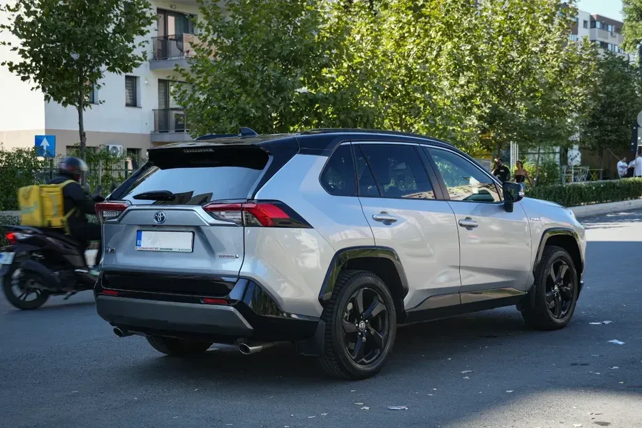 Toyota RAV4 V 2.5 VVT-iE 4x4 Exclusive — imagine 5