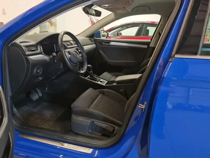 Škoda Superb 2.0 TDI DSG Ambition