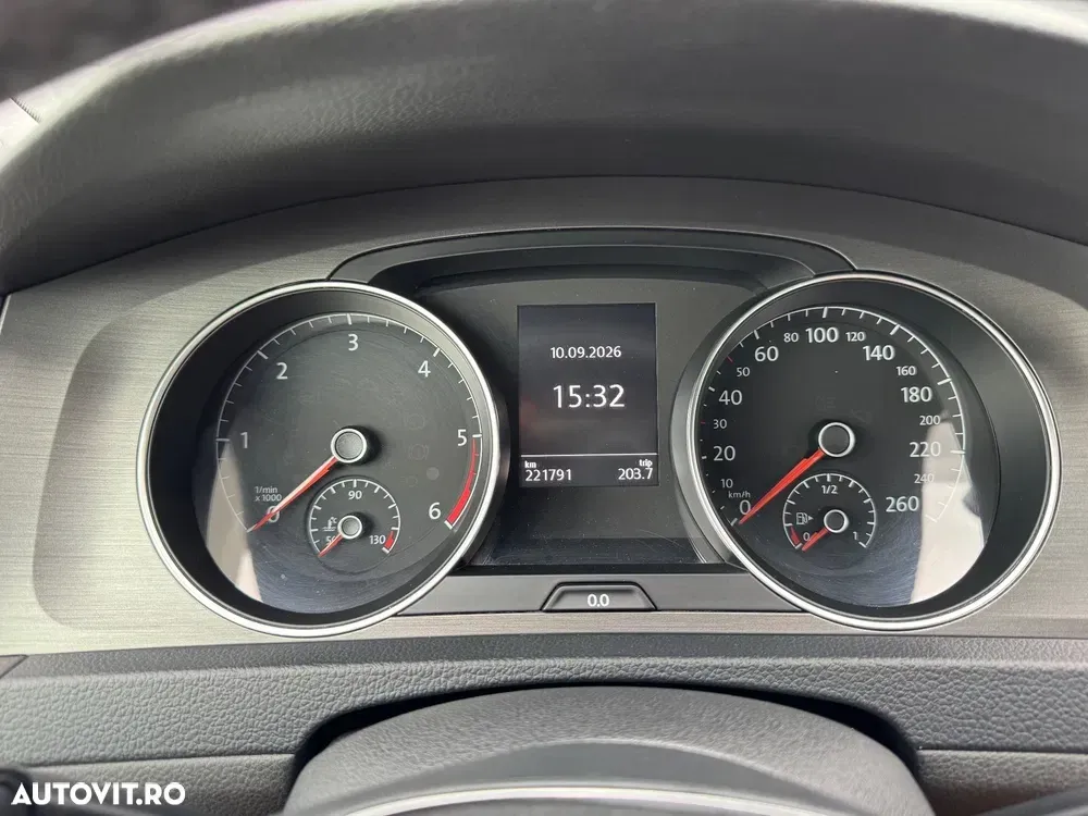 Volkswagen Golf 1.6 TDI BlueMotion Technology DSG Comfortline — imagine 6