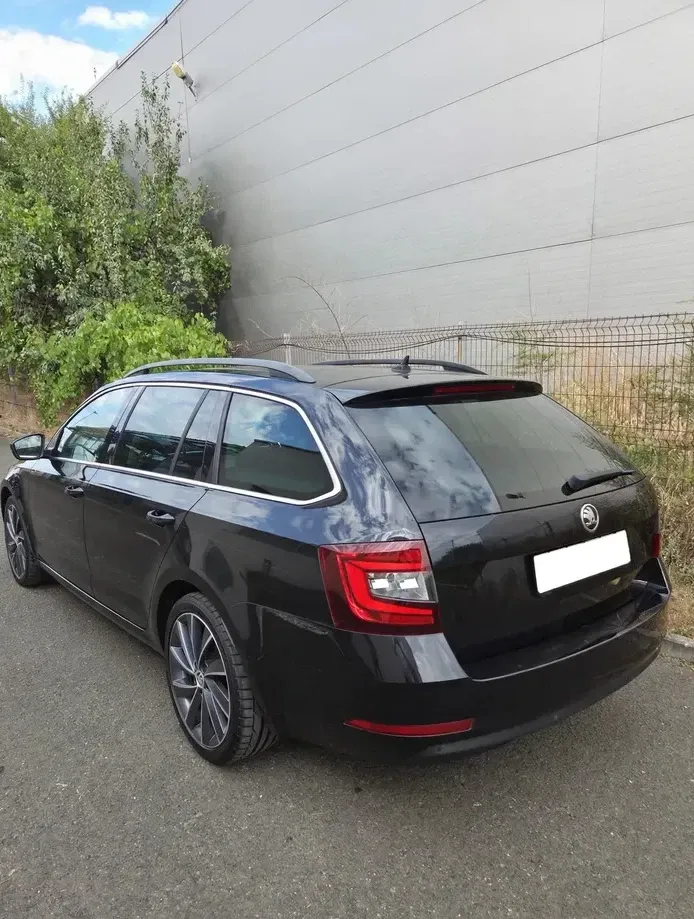 Škoda Octavia III 2.0 TDI DSG 4X4 Laurin & Klement — imagine 3