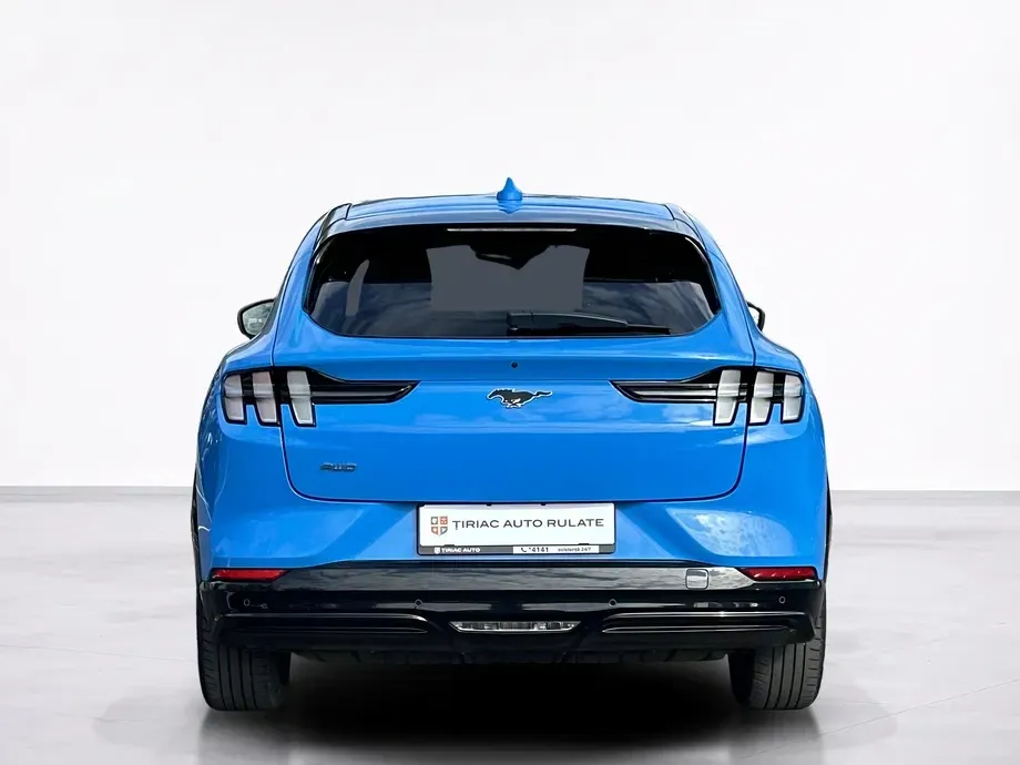 Ford Mustang Mach-E Standard — imagine 4