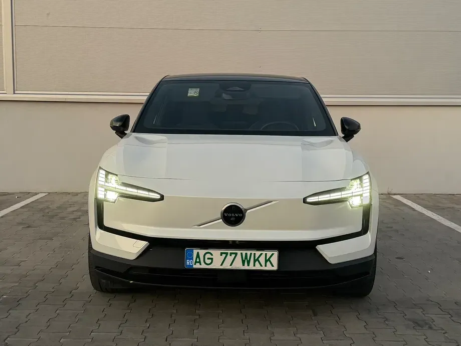 Volvo EX30 Twin Motor Performance Ultra — imagine 10