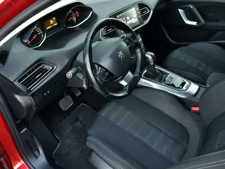 Peugeot 308 II