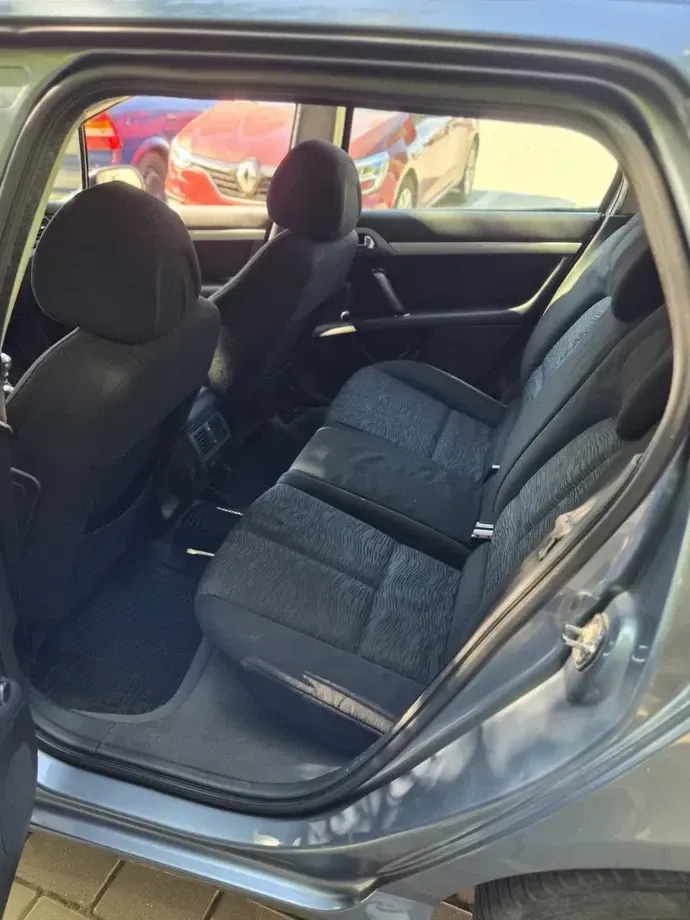 Peugeot 407 — imagine 8