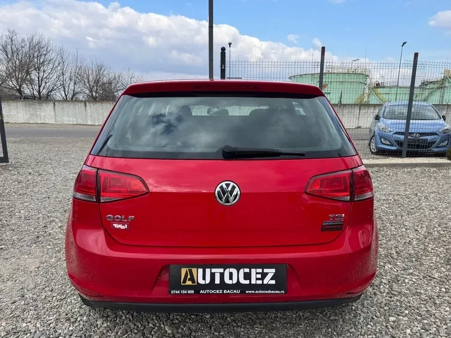 Volkswagen Golf — imagine 5
