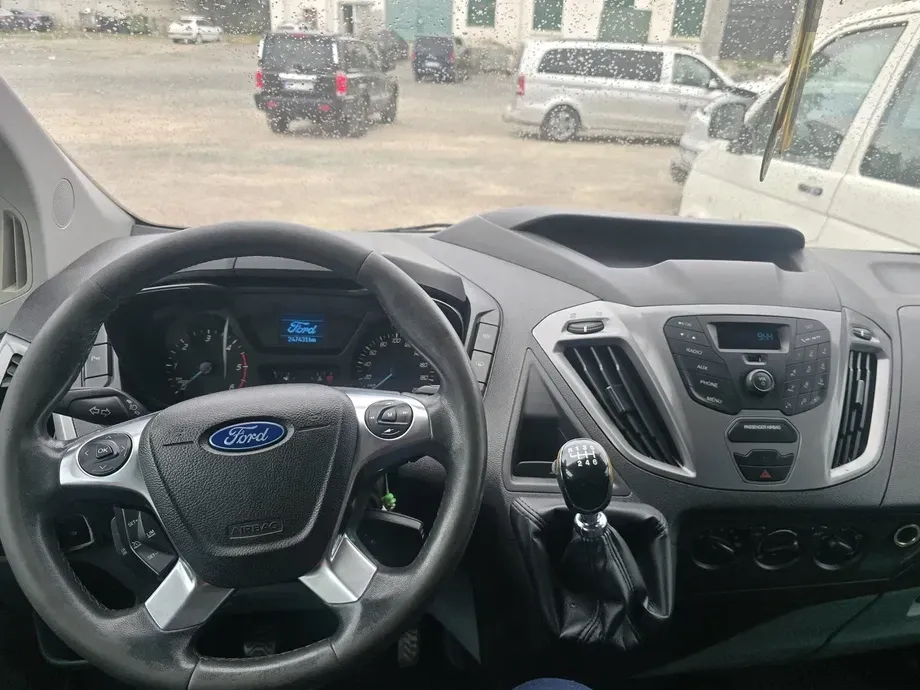 Ford Transit Custom — imagine 6