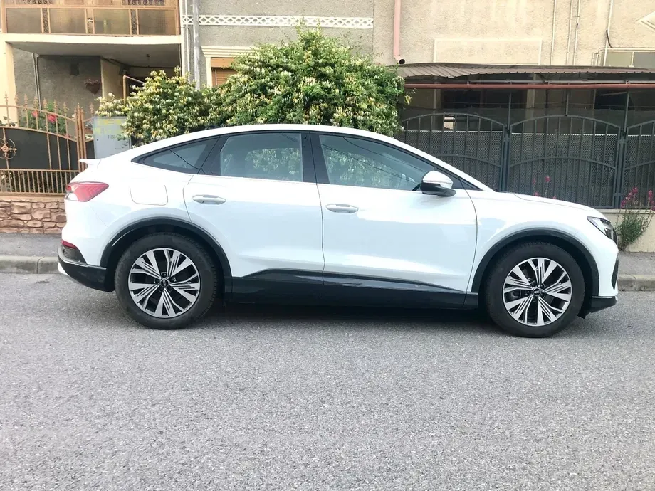 Audi Q4 Sportback e-tron — imagine 4