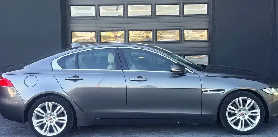 Jaguar XE 20d Aut. Prestige — imagine 2