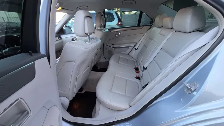 Mercedes-Benz E — imagine 10
