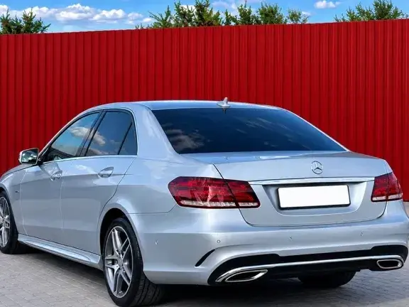 Mercedes-Benz E