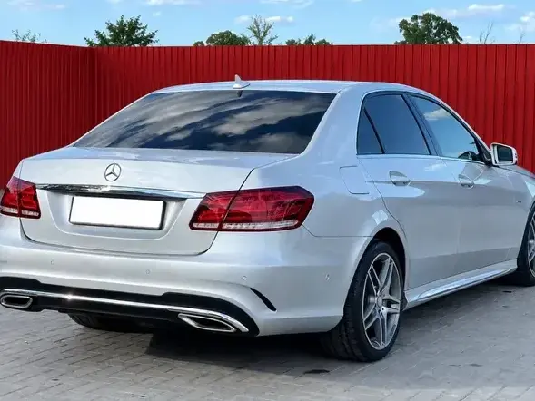 Mercedes-Benz E