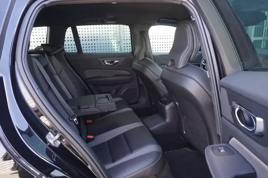 Volvo V60 II T6 AWD Recharge Geartronic RDesign — imagine 9