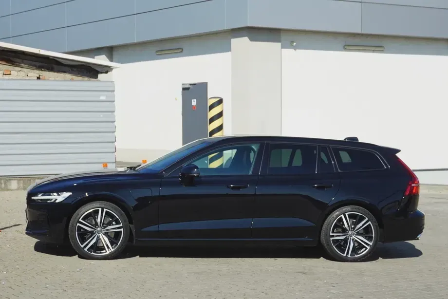 Volvo V60 II T6 AWD Recharge Geartronic RDesign — imagine 4