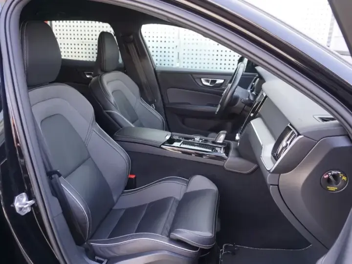 Volvo V60 II T6 AWD Recharge Geartronic RDesign