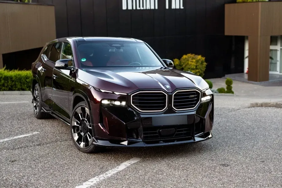 BMW XM Standard — imagine 4