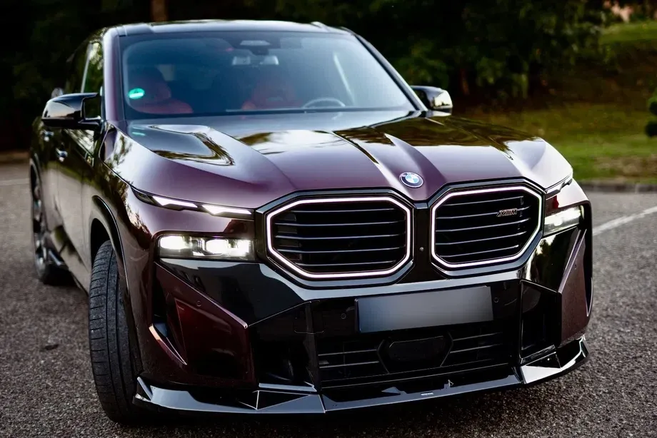BMW XM Standard — imagine 8