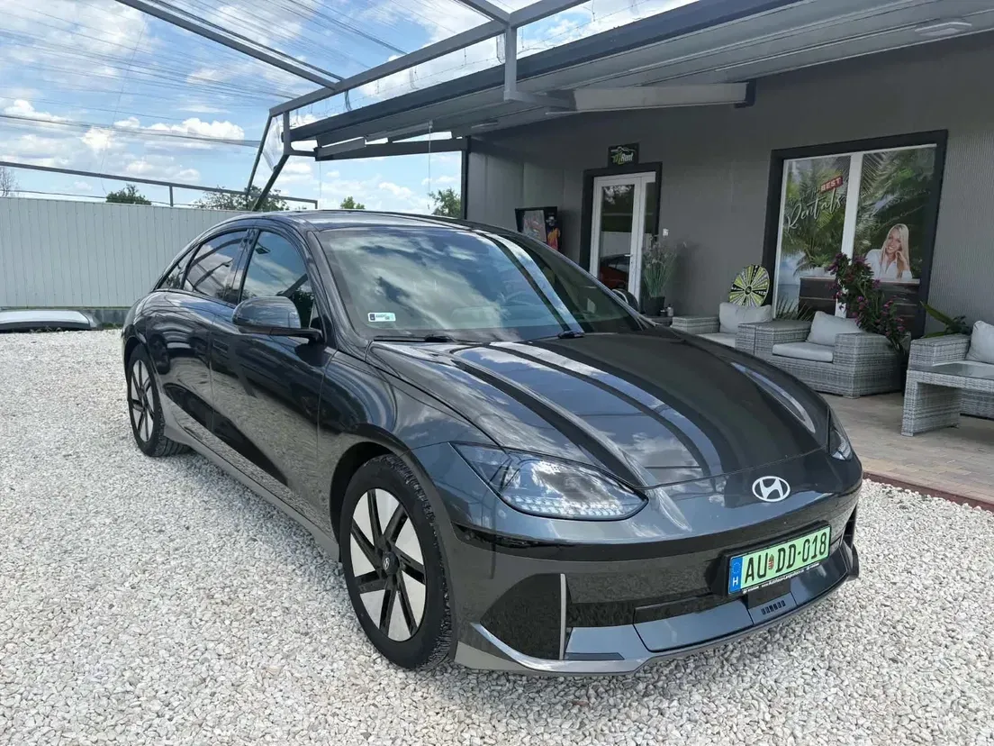 Hyundai IONIQ — imagine 9