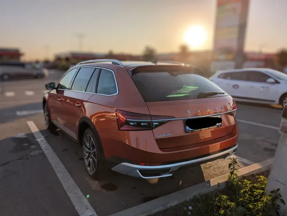Škoda Superb 2.0 TDI 4X4 DSG Scout — imagine 7