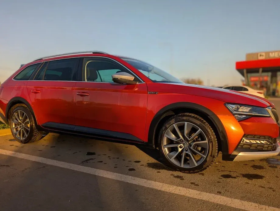 Škoda Superb 2.0 TDI 4X4 DSG Scout — imagine 2