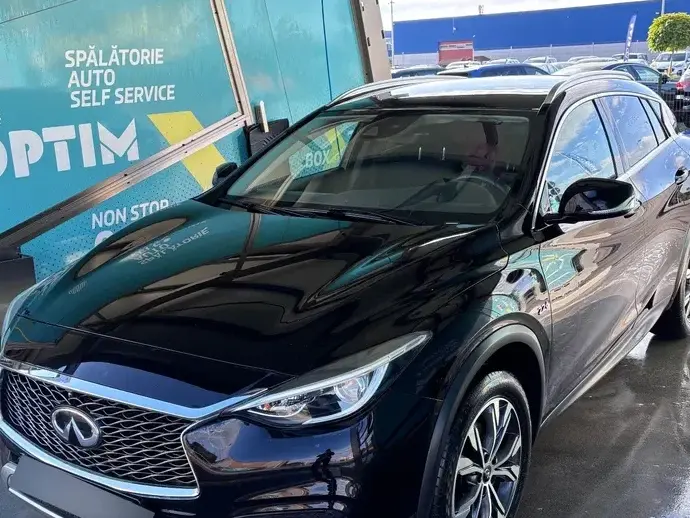 Infiniti QX30